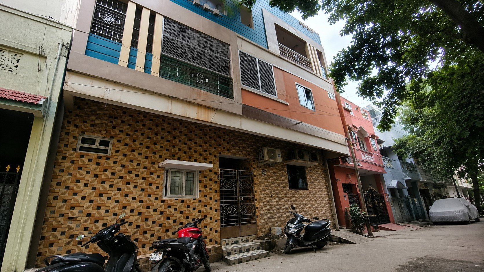 1400 Sq.Ft G+2 Family Home